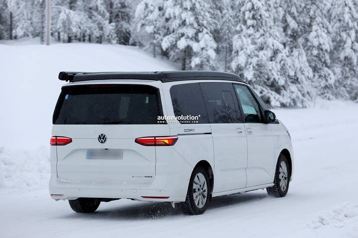 newcarscoops_ Volkswagen T7 California has been spotted(10)