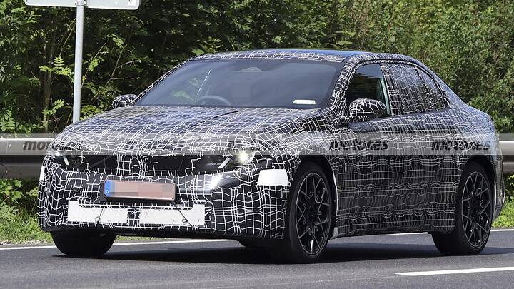 bmw-i3-2026-fotos-espia-luces-2025109934-1757017966_4