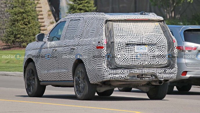 next-gen-ford-expedition-rear-view-spy-photo (2)