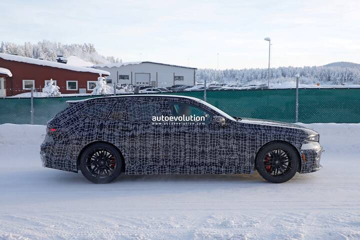 imgi_53_2028-bmw-m5-touring-spotted-with-redesigned-front-end_11