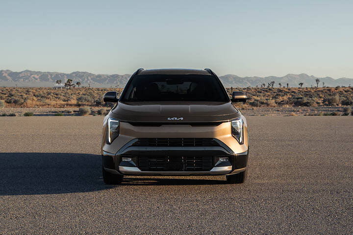 24872_2027_Niro