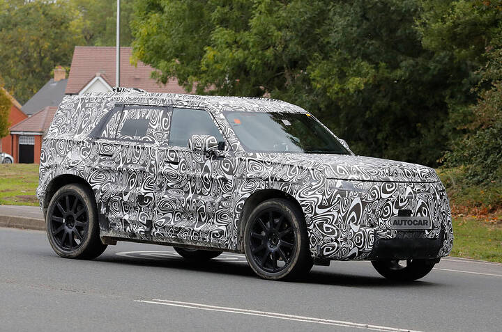 land-rover-defender-sport-camo-sep-2025-front-quarter-tracking