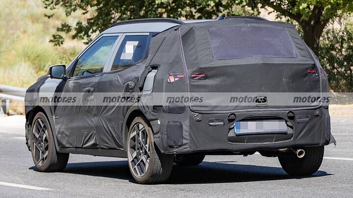 imgi_26_hyundai-bayon-2027-fotos-p_newcarscoops__12