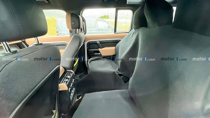 land-rover-defender-facelift-2027-newcarscoops (6)