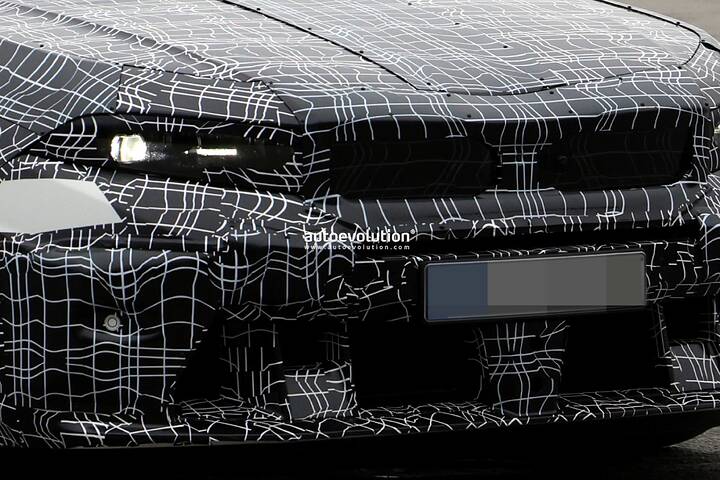 imgi_49_2028-bmw-m5-sedan-adopts-neue-klasse-i3-rear-signature-lighting_8