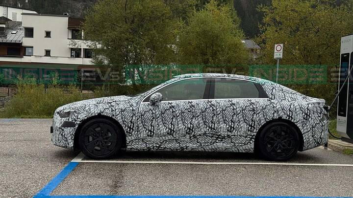 imgi_29_mercedes-c-class-with-eq-technology-spy-shots
