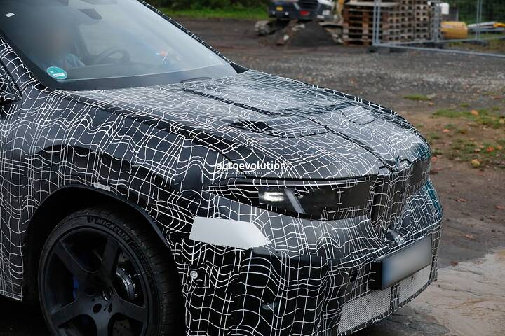 imgi_61_bmw-s-ix3-m-spied-up-to-1000-hp-rumored_17