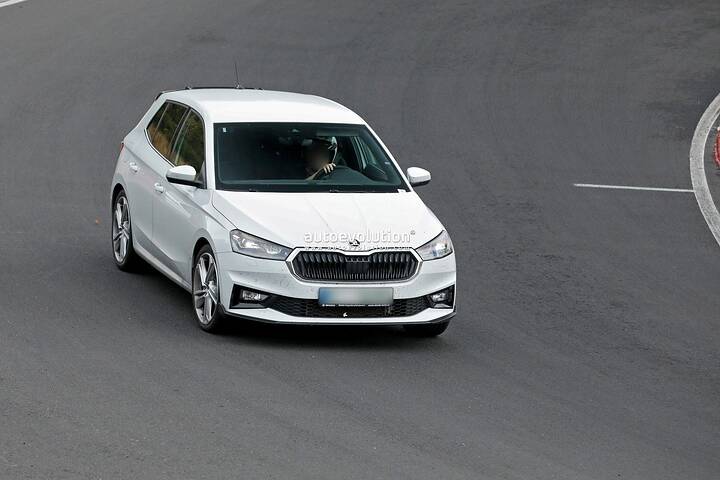 imgi_77_2026-skoda-fabia-rs-potentially-spied-may-feature-volkswagen-polo-gti-muscle_28