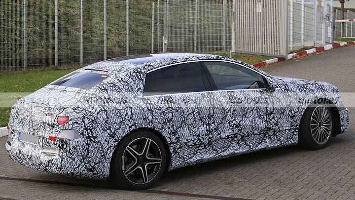 mercedes-clase-c-eq-fotos-espia-destape-2025110683-1761214126_13