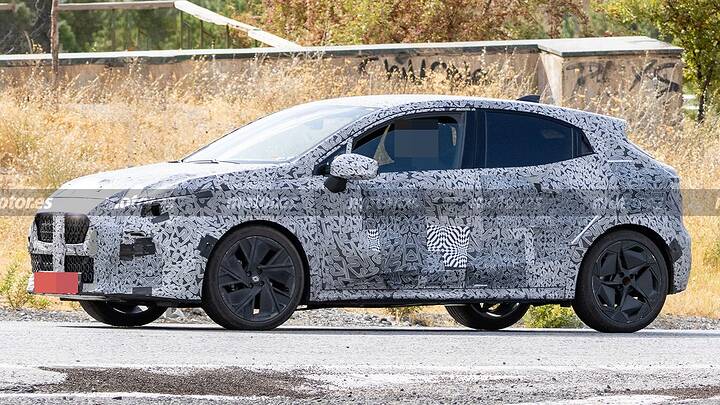 El nuevo Clio híbrido de 160 CV se queda corto, se descubre el secreto de Renault que apunta a las siglas RS 6
