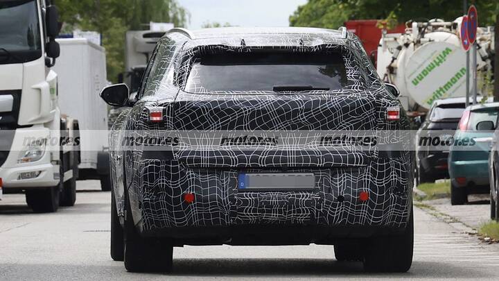 BMW ya prueba el iX5 M70 xDrive, no parece un super-SUV eléctrico pero va a volar 16