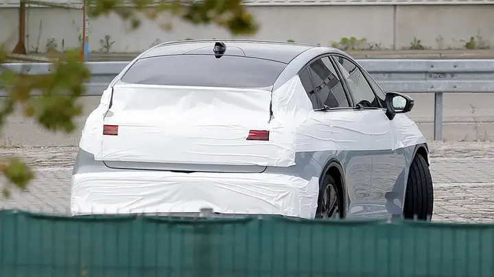 New Audi A2 e-tron spy shots-newcarscoops_6