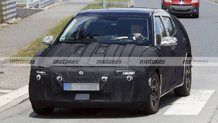 First spy photos of the Hyundai IONIQ 2, the electric car that will make the Volkswagen ID.2 tremble 1
