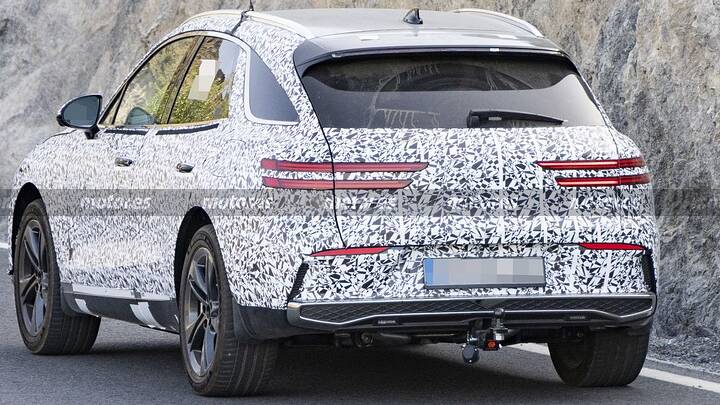 2027 Genesis GV70 Hybrid Spied_newcarscoops_3_13