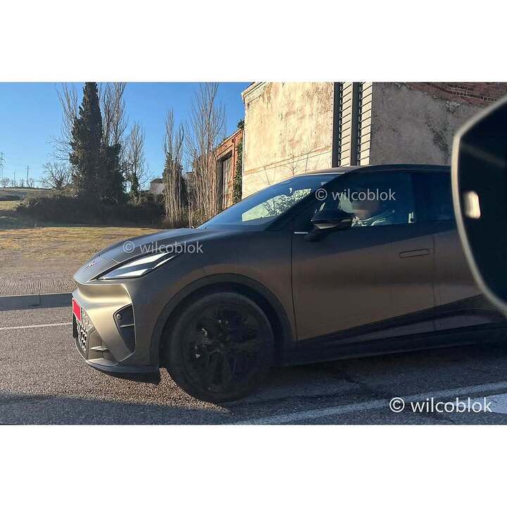 The new Cupra Raval spotted completely undisguised! Do you like it#cupra #raval #Erlkönig #spys (3)