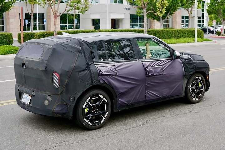 2026 Kia EV3 GT caught on camera in US during testing. #2026kiaev3gt #kiaev3gt #spotted #testmul (1)