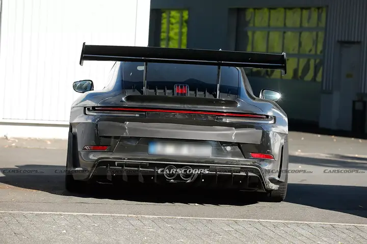 Porsche-992.2-911-GT3-RS-Scoop-16