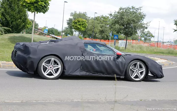 2025-ferrari-sf90-successor-spy-shots--photo-credit-baldauf_100932825_h