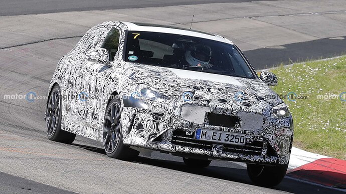 bmw-1-series-facelift-new-spy-photo (1)