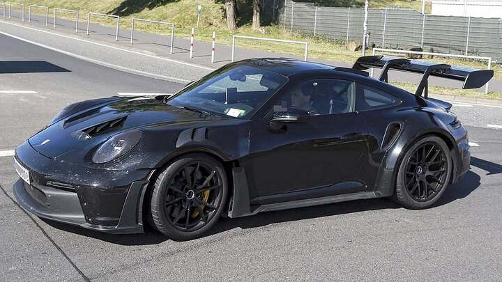 2027 @porsche GT2 RS pillado por primera vez con la carrocería definitiva!! Eso sí, muy camuflad