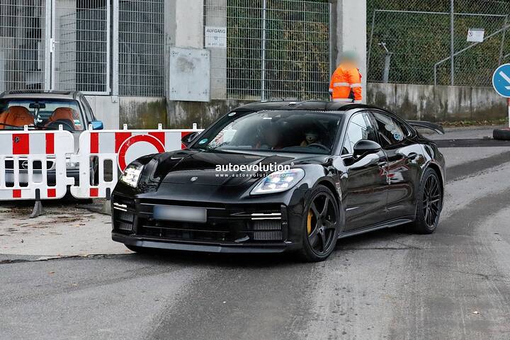 imgi_44_2027-porsche-panamera-turbo-gt-packs-electrified-v8-muscle_5