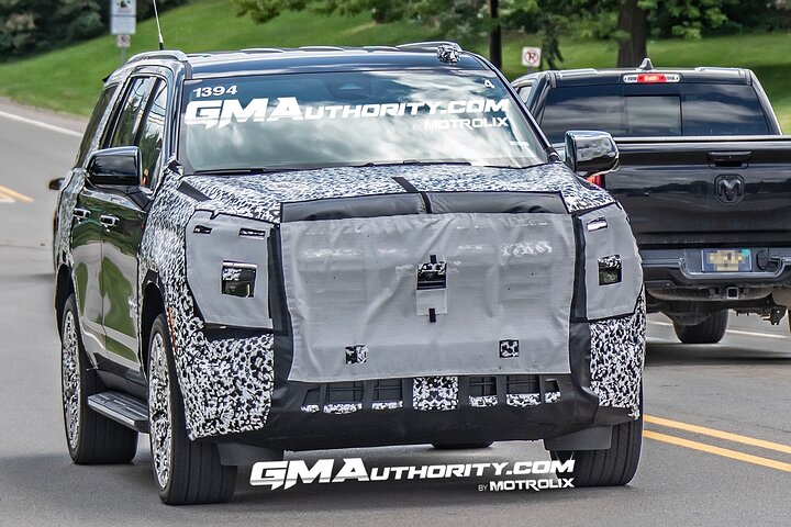 2024-chevrolet-tahoe-high-country-prototype-spy-shots-july-2023-exterior-002