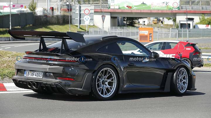 porsche-911-gt3-rs-2026-newcarscoops (4)