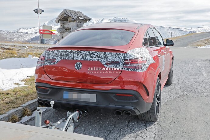 2023-mercedes-amg-gle-53-leaves-nothing-for-the-imagination-updates-are-imminent_25