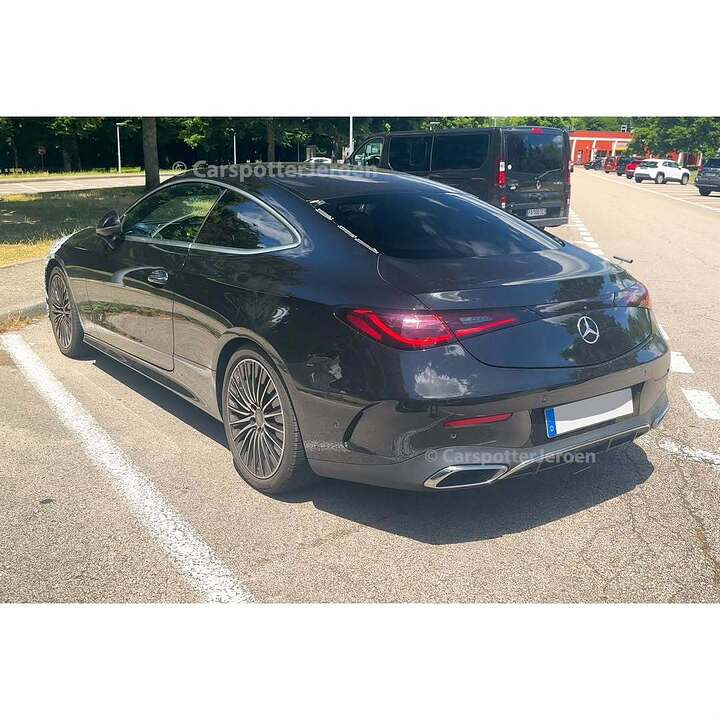 First pictures of the Mercedes CLE facelift, thanks to @carspotterjeroen Don't expect major changes- a refreshed grill and new front bumper. Rear looks untouched. And no star-shaped headlights📷 @carspotterjeroen #Mercedes #cle #face (2)