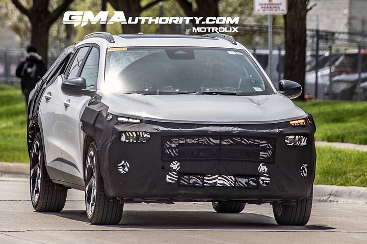 imgi452027-Chevrolet-Trax-Refresh-Prototype-Spy-Shots-newcarscoops-Exterior-003-front