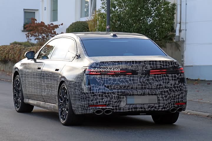 alpina-prepping-new-7er-flagship-sedan-spied-in-a-premiere_23