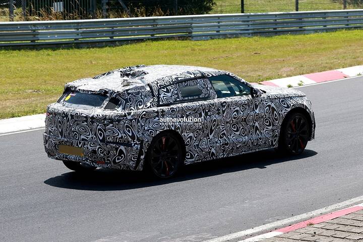 imgi_40_2027-range-rover-velar-electric-spied-with-a-full-roll-cage-testing-at-the-nurburgring_9
