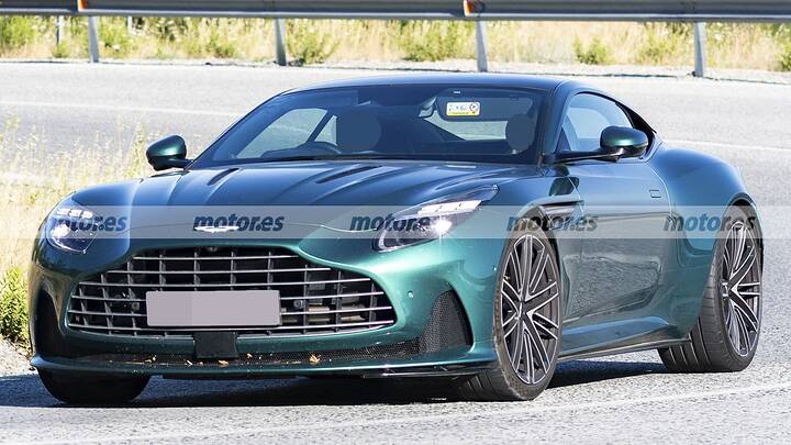 Cazado el próximo DB12 AMR en pruebas, esta mula de Aston Martin deja claro que habrá más de 700 CV 6