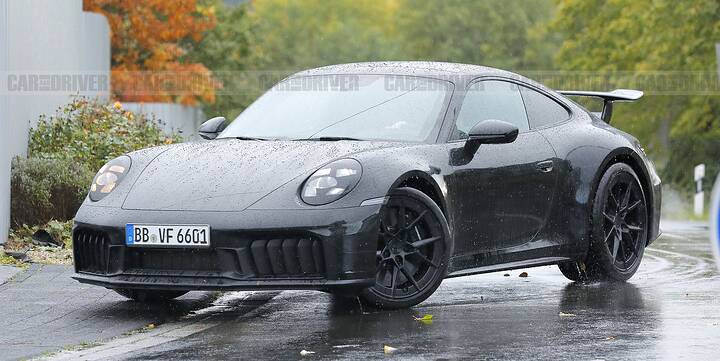 2025-porsche-911-spied-front-658200b0a3a5d