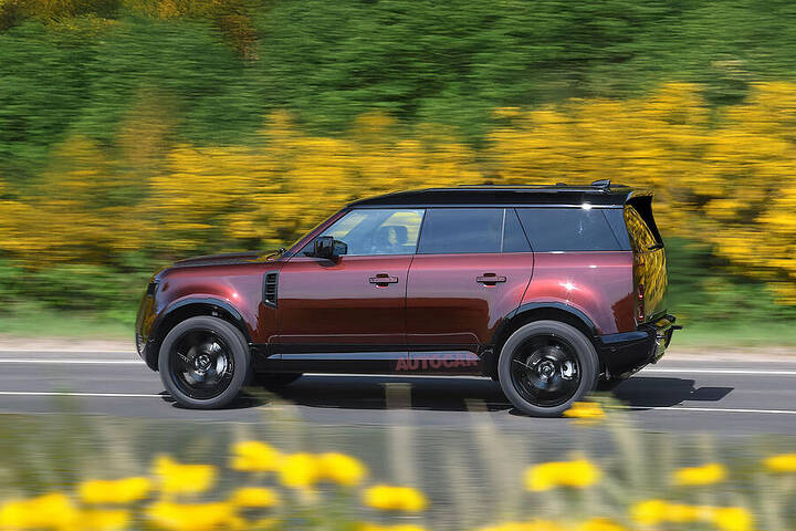 land-rover-defender-sport-render-newcarscoops-2026-rear