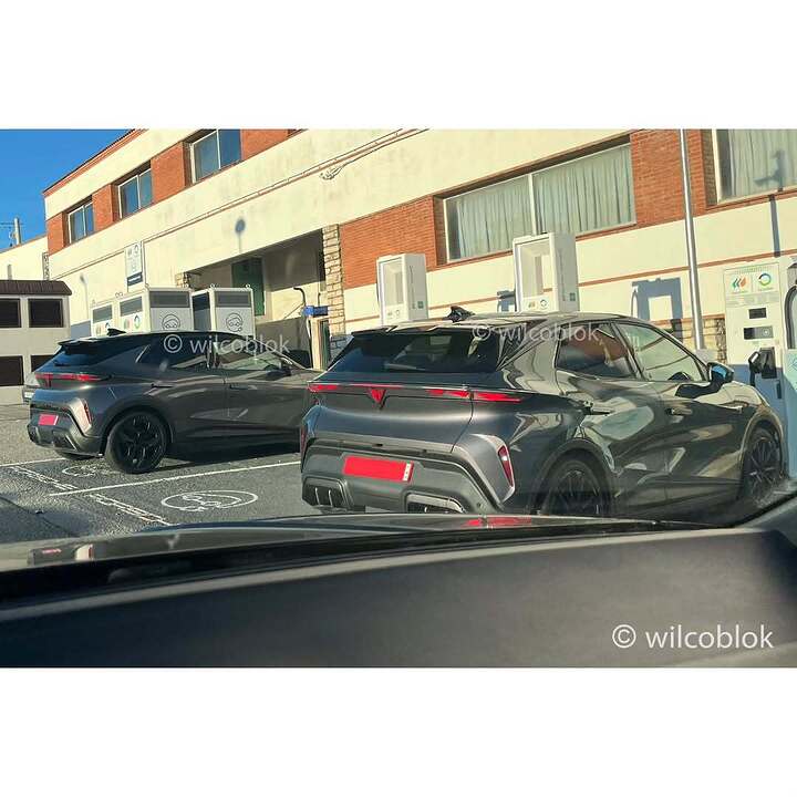 The new Cupra Raval spotted completely undisguised! Do you like it#cupra #raval #Erlkönig #spys (2)