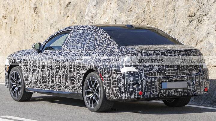 El nuevo BMW Serie 7 2026 se deja ver en nuevas fotos espía… y sí, los faros finos y polémicos siguen ahí 16