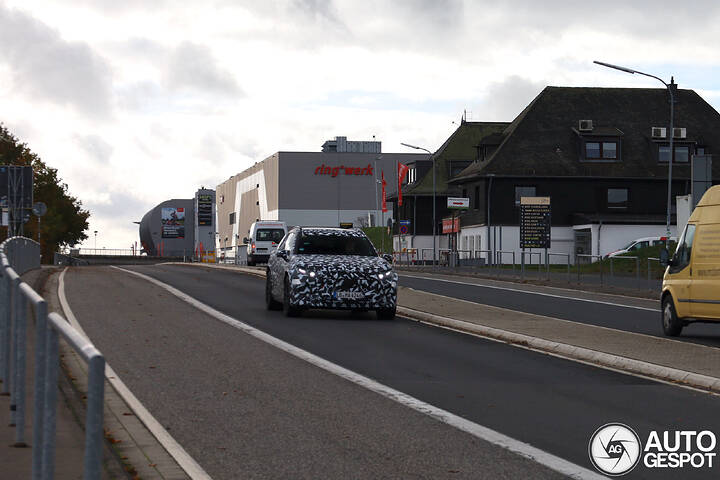 mercedes-benz-eqr-2026-628b0-c835023102025085040_2