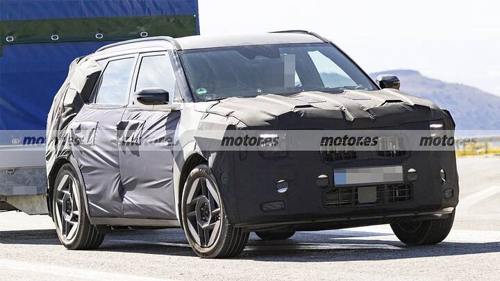 imgi_27_kia-seltoshybrid-2026-fotos-espia-2025109972-1757342631_21