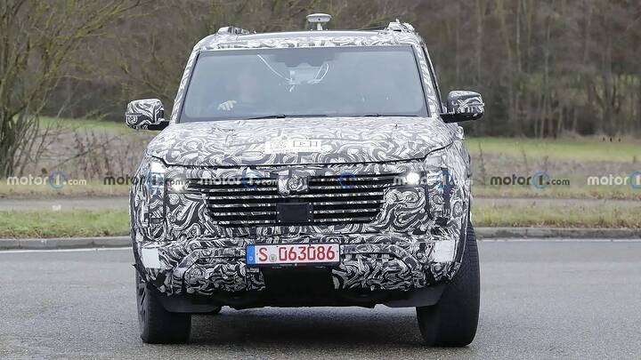 imgi_242_mitsubishi-pajero-2026-newcarscoops