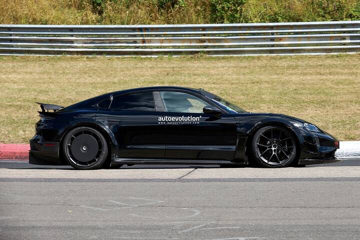 imgi_100_2026-porsche-taycan-turbo-gt-manthey-kit-spied-testing-may-cost-well-over-300000_32