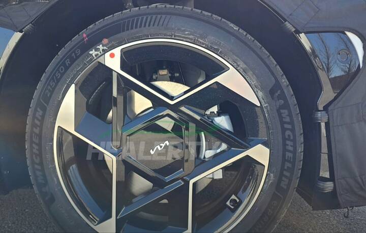2025 Kia EV4 GT-line sedan_image (7)