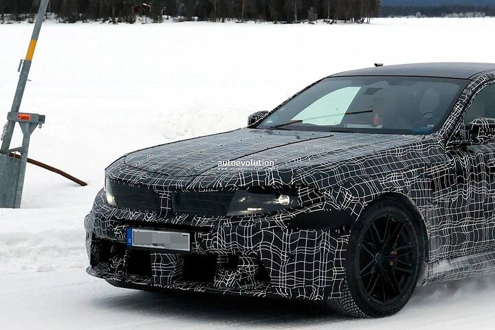 2028-bmw-m5-lci-spied-winter-testing-shows-neue-klasse-styling-cues_25