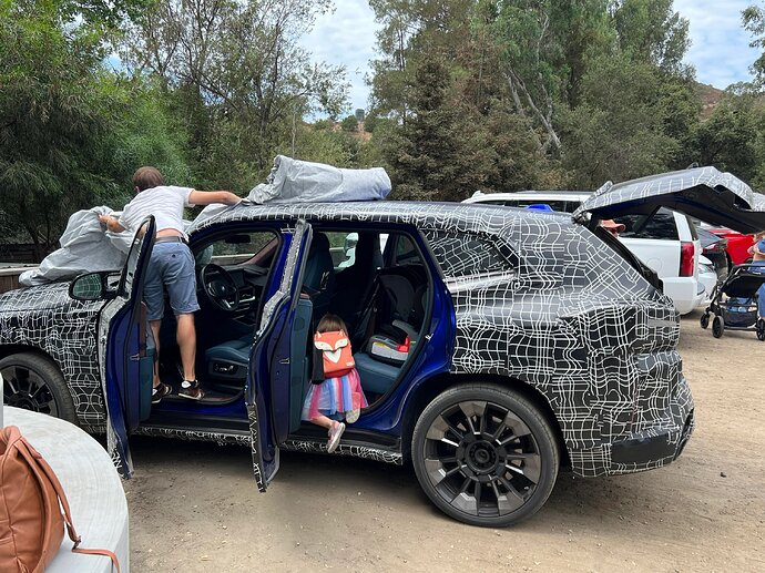 bmw-engineer-takes-the-v8-powered-bmw-xm-on-a-family-trip-gives-us-a-better-look-inside_3