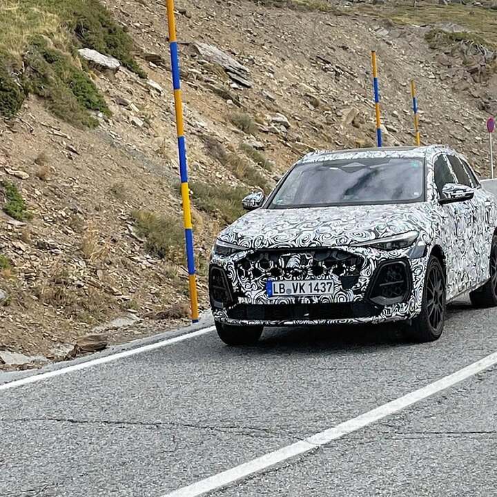 @porsche sigue probando su nuevo SUV de gasolina sobre la carrocería del Q5. Este nuevo modelo d