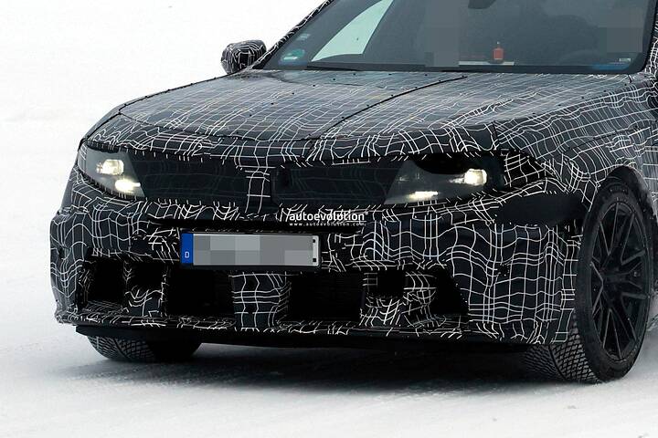 2028-bmw-m5-lci-spied-winter-testing-shows-neue-klasse-styling-cues_19