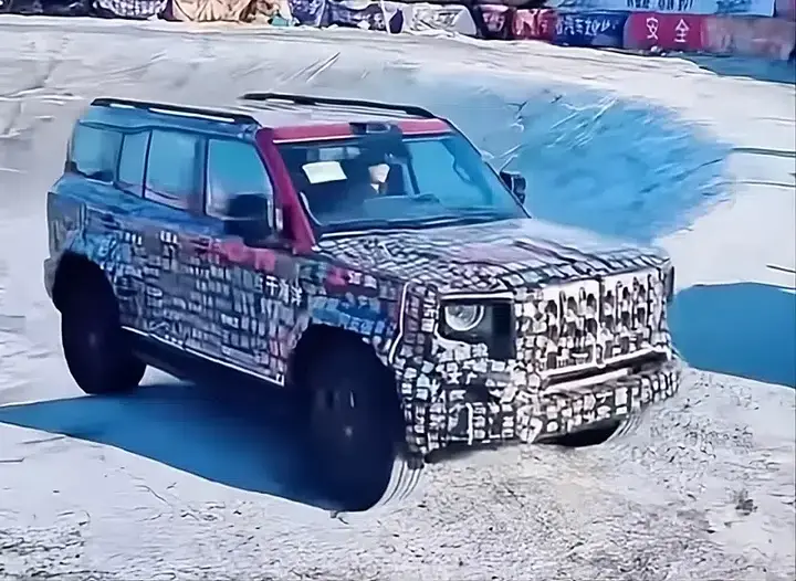 2027 Hongqi's first off-road SUV _newcarscoops_d-800x585