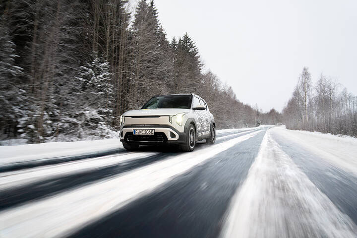 30397-kia-ev2-prototype-winter-test-norway-elprix-print-3600x2400-01