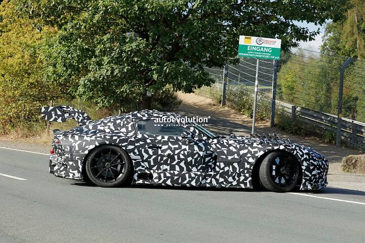 spy-photos-2027-mercedes-amg-gt-black-series-looks-more-production-ready-than-ever-before_20