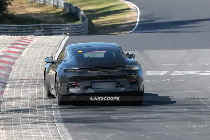 Porsche-Cayman-electric-scoop-00011-1536x1026